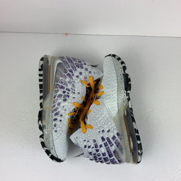 bron 2k playoff shoes